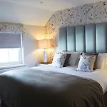 Five Star * Scarborough