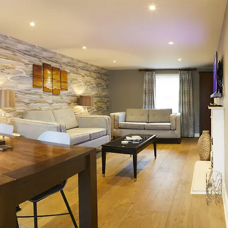 Сasa de vacaciones Five Star Scarborough