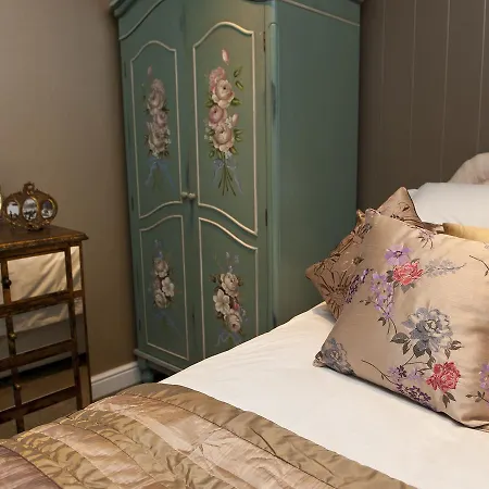 Five Star * Scarborough