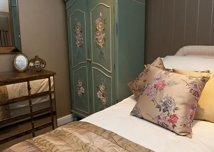 Five Star * Scarborough